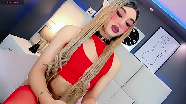 Miacuteee online show from 10-23-25, 01:37