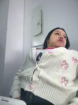 -Mia1 online show from 12-18-25, 01:04