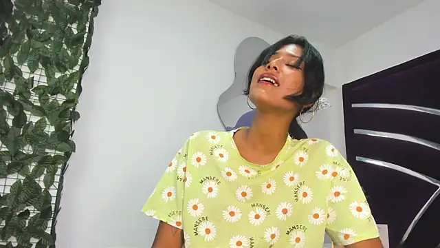 Snapshot of babilett chatting on 02-05-26, 11:00 babilett online show from 02-05-26, 11:00