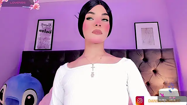 Amira Ember online show from 07-25-26, 09:10