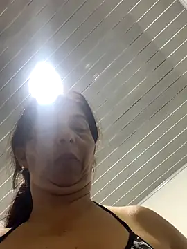 Snapshot of maleja23 chatting on 10-28-25, 02:05 maleja23 online show from 10-28-25, 02:05