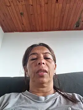 Snapshot of maleja23 chatting on 02-11-26, 01:33 maleja23 online show from 02-11-26, 01:33