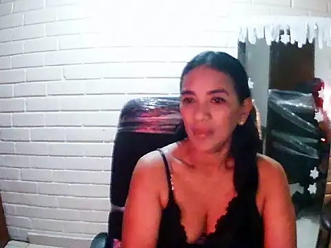 MiiaVelasquez online show from 11-14-25, 04:16