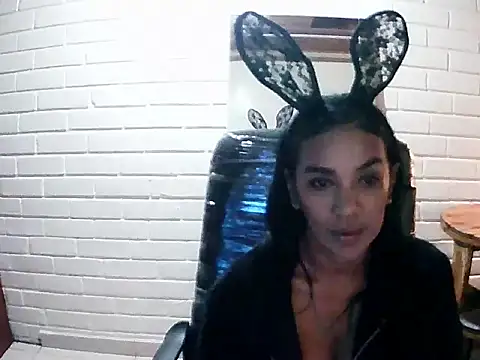 MiiaVelasquez online show from 10-16-25, 03:48