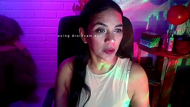 Snapshot of MiiaVelasquez chatting on 02-09-26, 04:10 MiiaVelasquez online show from 02-09-26, 04:10