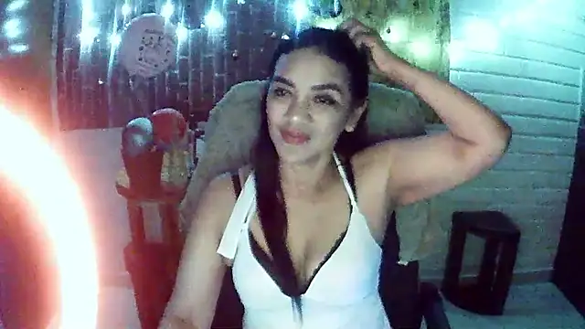 MiiaVelasquez online show from 12-16-25, 04:28