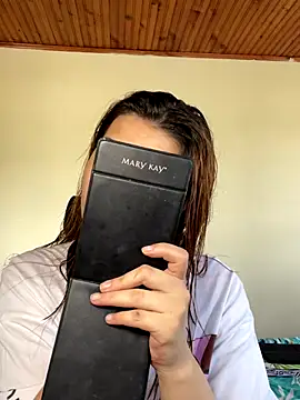 CoraVibes online show from 09-14-25, 09:04