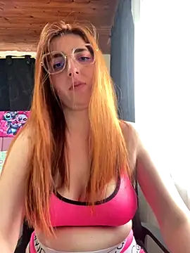 CoraVibes online show from 10-21-25, 11:42