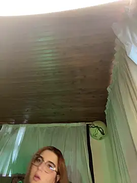 CoraVibes online show from 02-22-26, 12:40