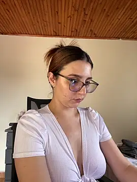 CoraVibes online show from 09-27-25, 07:53