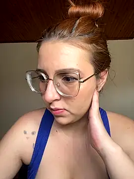 CoraVibes online show from 11-23-25, 12:04