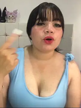 Snapshot of Kuromy_x chatting on 04-15-26, 07:58 Kuromy x online show from 04-15-26, 07:58