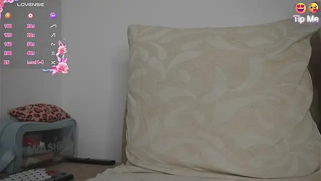 Roxybeautyy online show from 03-27-26, 09:21