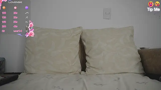 Roxybeautyy online show from 04-02-26, 09:38