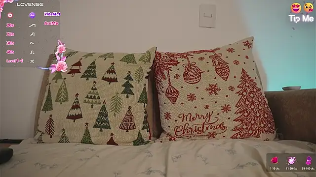 Roxybeautyy online show from 03-16-26, 09:24