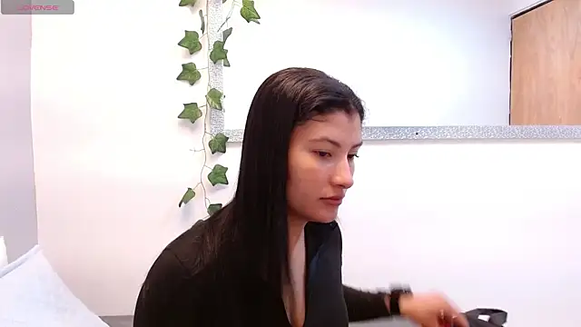 Snapshot of louis_k chatting on 06-15-26, 11:10 louis k online show from 06-15-26, 11:10