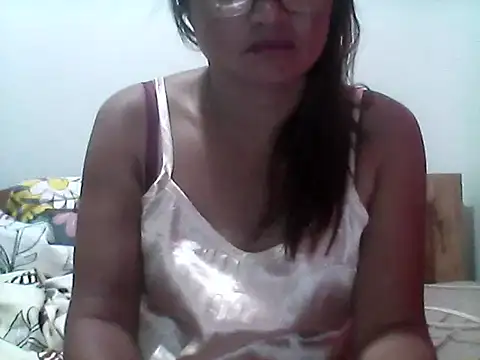 nathalie0045 online show from 02-04-26, 12:55