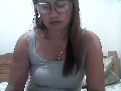 nathalie0045 online show from 03-18-26, 10:43