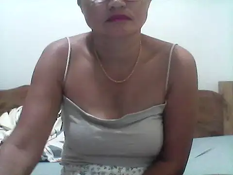 nathalie0045 online show from 02-24-26, 12:00