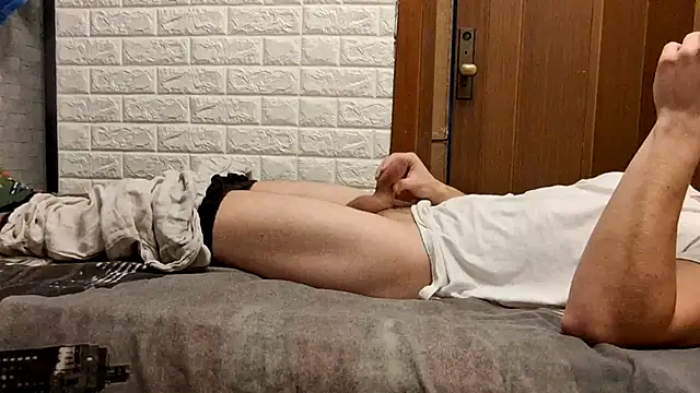 Snapshot of thelion0508 chatting on 09-24-25, 05:25 thelion0508 online show from 09-24-25, 05:25