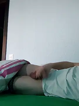 Snapshot of thelion0508 chatting on 10-14-25, 06:14 thelion0508 online show from 10-14-25, 06:14