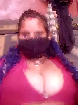 Snapshot of Jyoti_chauhan chatting on 10-12-25, 10:05 Jyoti chauhan online show from 10-12-25, 10:05