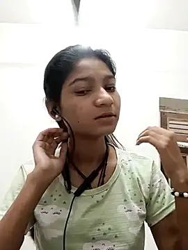 Snapshot of Hotty-sofiya chatting on 10-11-25, 02:45 Hotty-sofiya online show from 10-11-25, 02:45