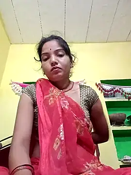 Snapshot of Seema_guptaji chatting on 05-15-26, 10:08 Seema guptaji online show from 05-15-26, 10:08