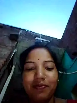 Snapshot of Seema_guptaji chatting on 05-28-26, 11:43 Seema guptaji online show from 05-28-26, 11:43