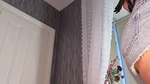 SereneXX online show from 04-11-26, 05:59