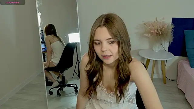 LeksaLove online show from 10-30-25, 06:05