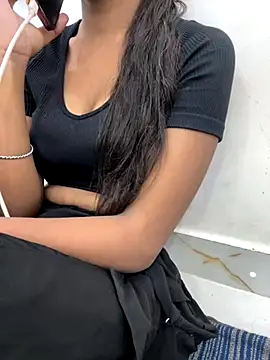 Snapshot of cute_parii_ chatting on 09-13-25, 01:33 cute parii online show from 09-13-25, 01:33