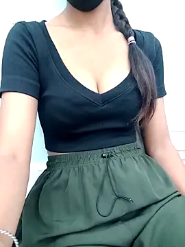 Snapshot of cute_parii_ chatting on 09-11-25, 07:41 cute parii online show from 09-11-25, 07:41