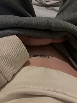 Snapshot of deeidnic chatting on 11-07-25, 02:38 deeidnic online show from 11-07-25, 02:38