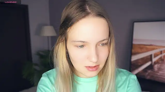 HongTomczak online show from 09-09-25, 06:34