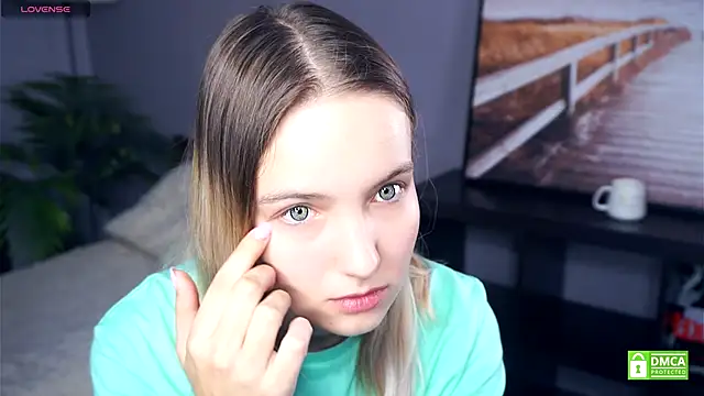 HongTomczak online show from 09-10-25, 06:34