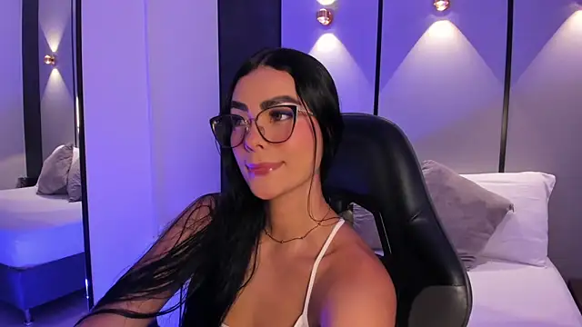 Snapshot of emily_tolson chatting on 06-10-26, 07:48 emily tolson online show from 06-10-26, 07:48
