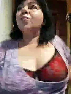 Snapshot of Tsukerochka chatting on 10-12-25, 01:56 Tsukerochka online show from 10-12-25, 01:56