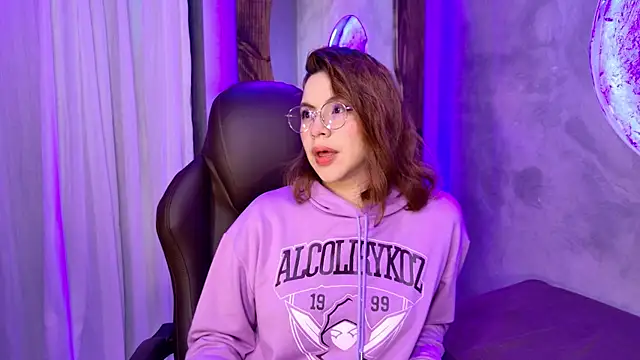 Celineblossom  online show from 10-10-25, 04:41