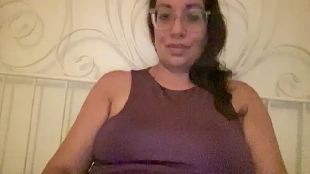 Snapshot of RosaFreya chatting on 06-27-26, 03:18 RosaFreya online show from 06-27-26, 03:18