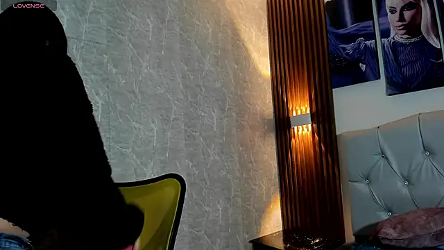 Sophi Thaylorr online show from 09-27-25, 12:55