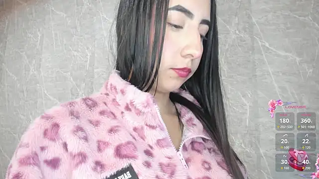 Sophi Thaylorr online show from 10-15-25, 01:30