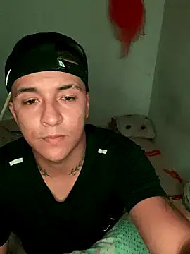 Snapshot of Jrivera22 chatting on 11-25-25, 05:30 Jrivera22 online show from 11-25-25, 05:30