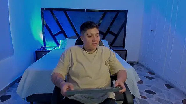 IanGilbert online show from 11-28-25, 08:20