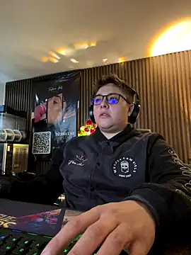 IanGilbert online show from 12-20-25, 07:00