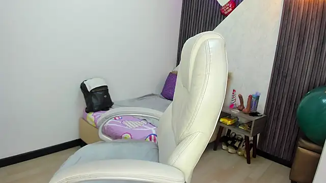 roxana santini online show from 10-25-25, 04:40