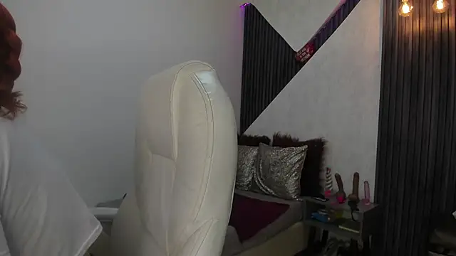 roxana santini online show from 11-15-25, 03:38