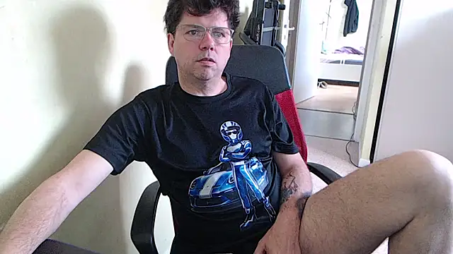 blueandwhite1 online show from 04-16-26, 07:42