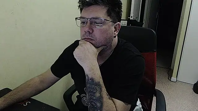 Snapshot of blueandwhite1 chatting on 01-30-25, 06:21 blueandwhite1 online show from 01-30-25, 06:21