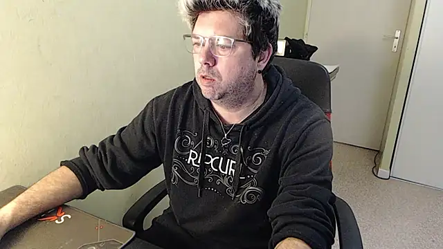 Snapshot of blueandwhite1 chatting on 01-26-25, 10:12 blueandwhite1 online show from 01-26-25, 10:12